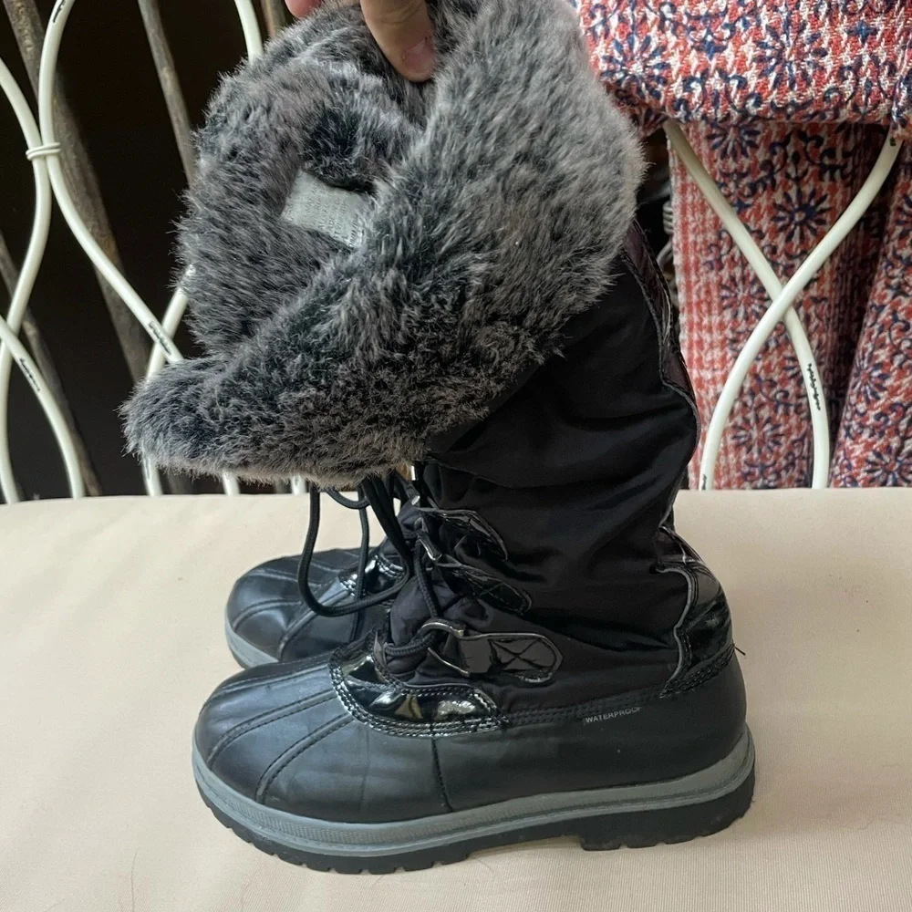 Khombu Faux Fur Trim Snow‎ Boots Black Size 9